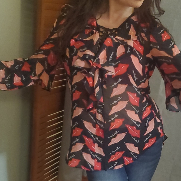 Bisou Bisou,women's shirt, Bisou Bisou women's button down shirt size M - Picture 4 of 6